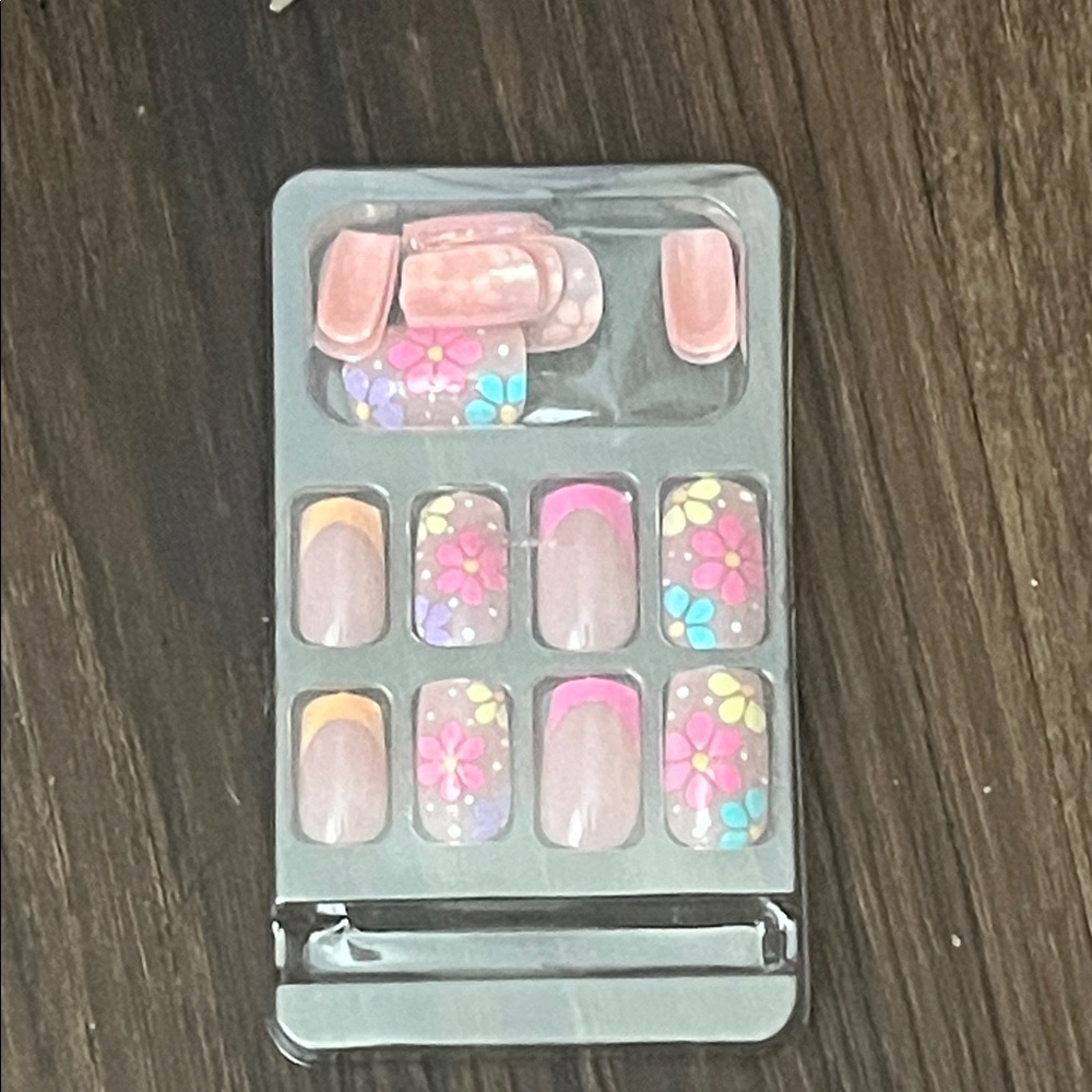 Vibrant Floral Press-On Nails Set